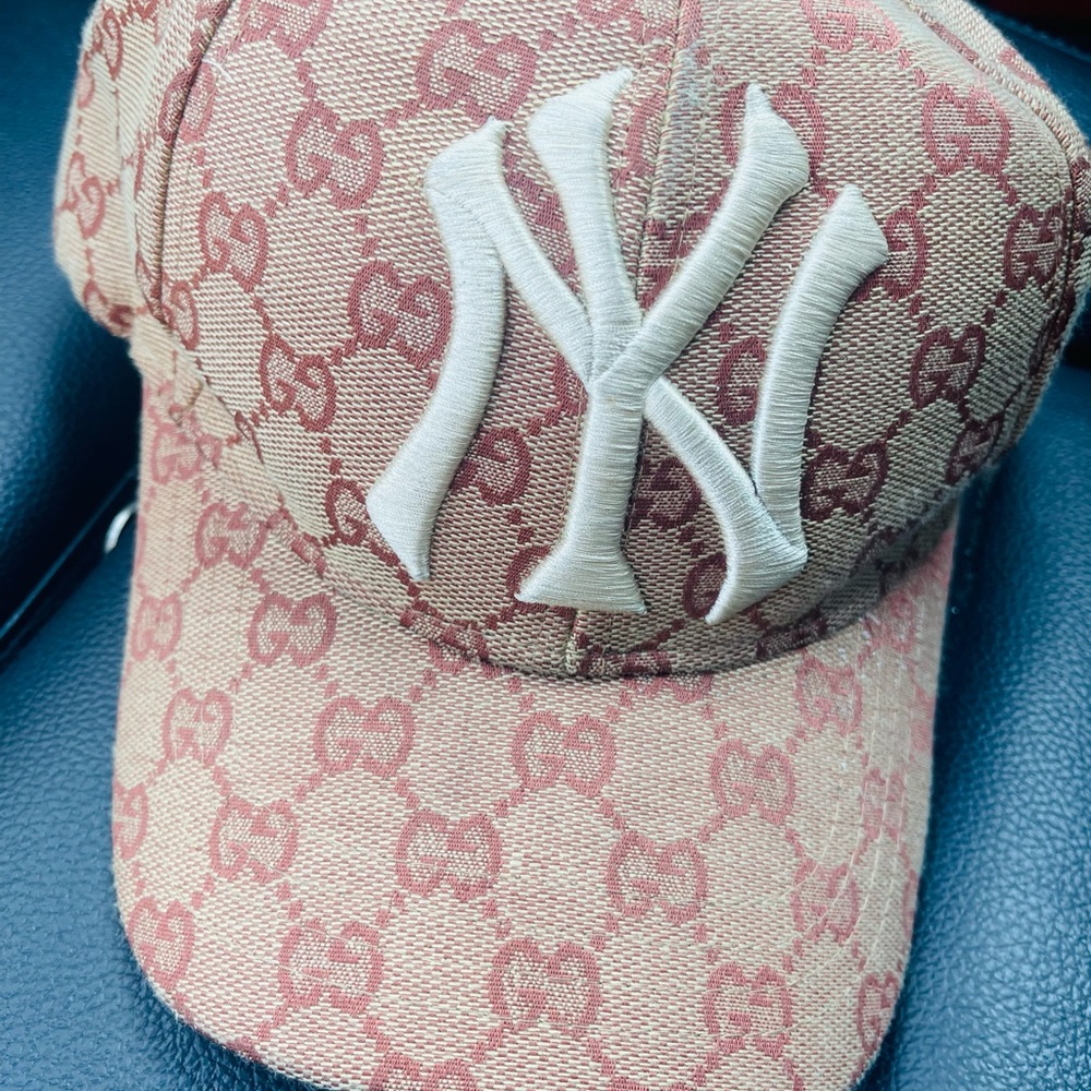 Gucci Yankee hat